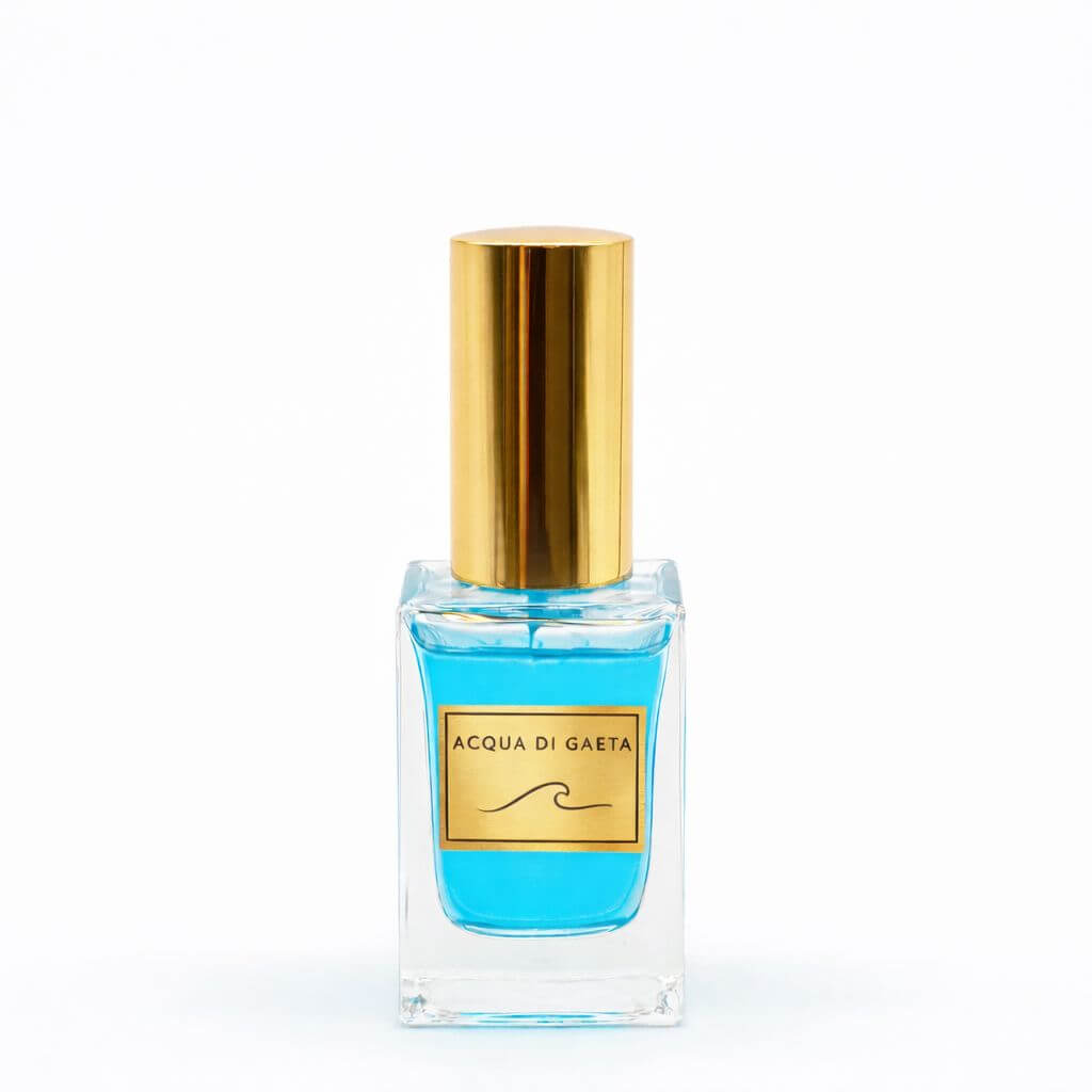 Acqua di Gaeta β Fragranza Spray Limited Edition 30 ml in a stylish bottle with a gold cap, embodying the essence of the sea.